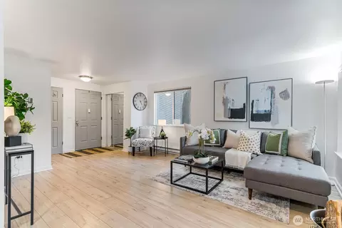 19125 Ballinger Way NE #101, Lake Forest Park, WA 98155