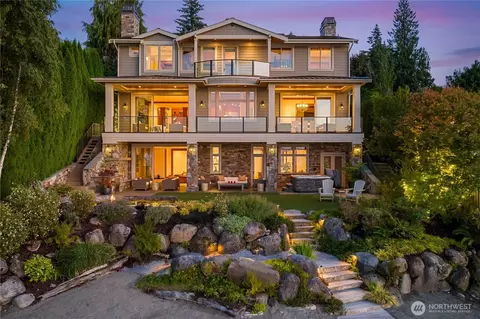 18806 SE 42nd St, Issaquah, WA 98027