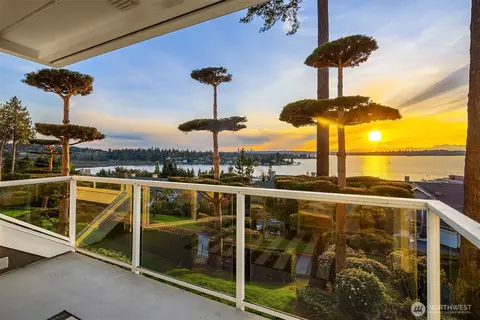 5404 Lake Washington Blvd NE #G, Kirkland, WA 98033