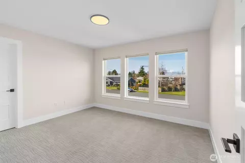 Bedroom - 421 Rockefeller Ave, Everett, WA 98201 photo 4 of 10