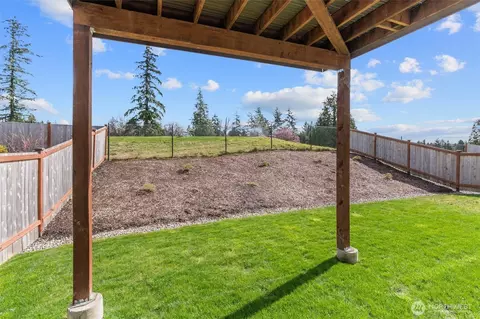 Exterior - 421 Rockefeller Ave, Everett, WA 98201 photo 2 of 4