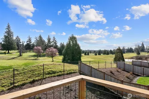 Exterior - 421 Rockefeller Ave, Everett, WA 98201 photo 4 of 4