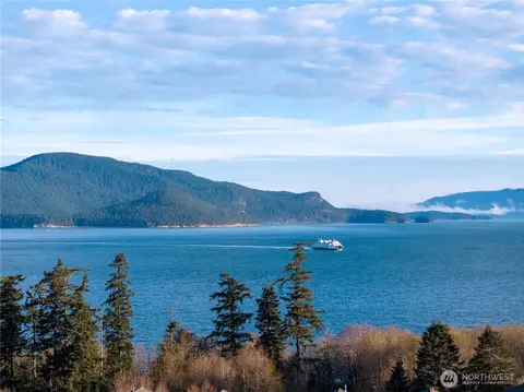 4907 Portalis Way, Anacortes, WA 98221