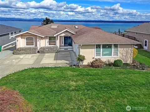 1433 Crestview Dr, Camano Island, WA 98282