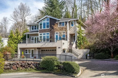 4010 Lake Washington Blvd SE, Bellevue, WA 98006