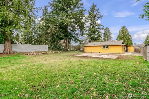 Exterior - 6110 138th St SE, Everett, WA 98208 photo 7 of 9