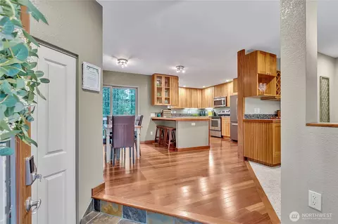 Entry Way - 701 E Vine Maple Ln, Union, WA 98592 photo 1 of 3