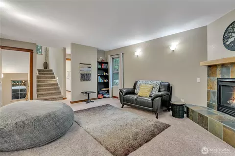 Living - 701 E Vine Maple Ln, Union, WA 98592 photo 2 of 4