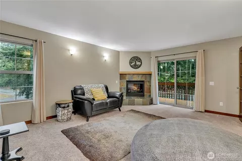 Living - 701 E Vine Maple Ln, Union, WA 98592 photo 1 of 4