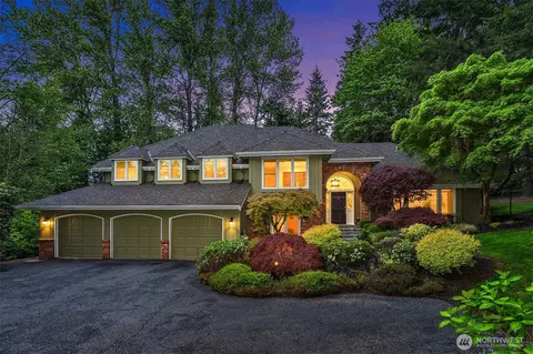 14136 NE 32nd Pl, Bellevue, WA 98007