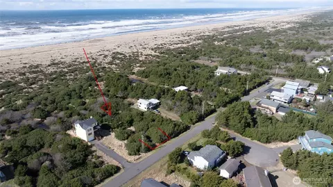 749 S Sand Dune Ave SW, Ocean Shores, WA 98569