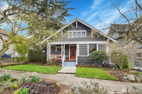 553 NE 79th St, Seattle, WA 98115