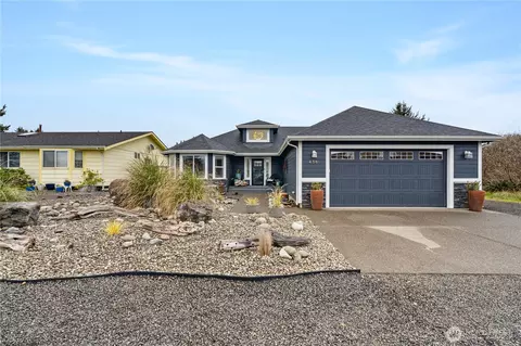 456 Canal Dr NE, Ocean Shores, WA 98569
