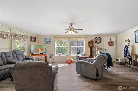 160 E Sleeper Rd, Oak Harbor, WA 98277 photo 7