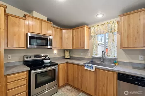 160 E Sleeper Rd, Oak Harbor, WA 98277 photo 12