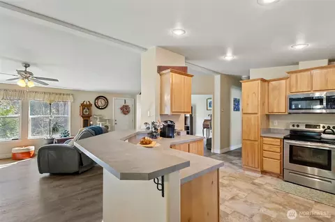 160 E Sleeper Rd, Oak Harbor, WA 98277 photo 9