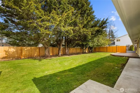 Exterior - 701 105th SW, Everett, WA 98204 photo 7 of 11