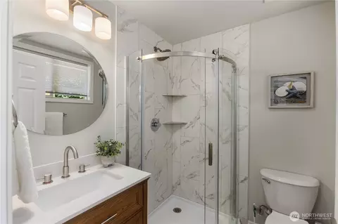 Bath - 701 105th SW, Everett, WA 98204 photo 4 of 4