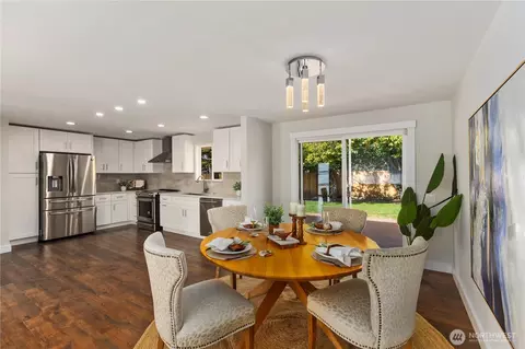 Dining - 701 105th SW, Everett, WA 98204 photo 2 of 3