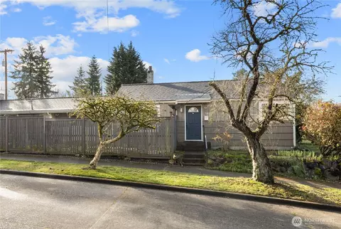 1821 SW Kenyon St, Seattle, WA 98106