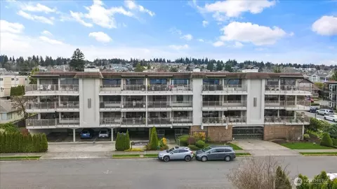200 2nd Ave N # 203, Edmonds, WA 98020