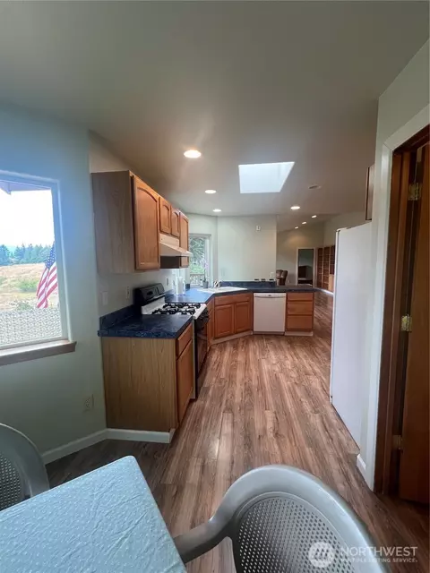 Kitchen - 85 Olympic Vis, Sequim, WA 98382 photo 4 of 7