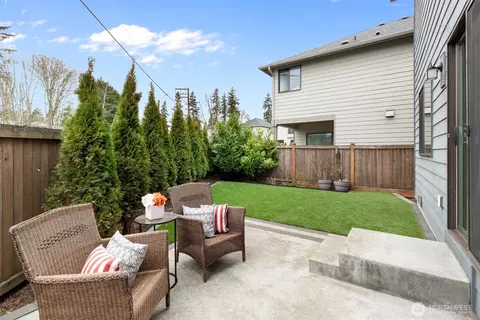 Exterior - 20108 Jewell Rd, Bothell, WA 98012 photo 3 of 7