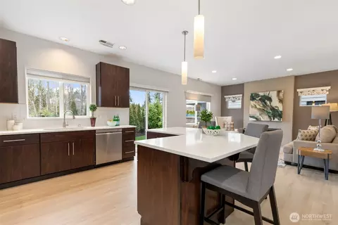 Kitchen - 20108 Jewell Rd, Bothell, WA 98012 photo 7 of 8