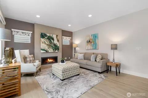 Living - 20108 Jewell Rd, Bothell, WA 98012 photo 2 of 3