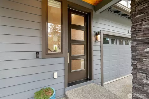 Entry Way - 20108 Jewell Rd, Bothell, WA 98012 photo 1 of 4