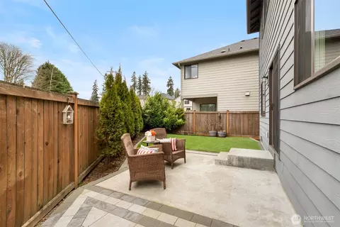 Exterior - 20108 Jewell Rd, Bothell, WA 98012 photo 4 of 7