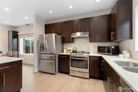 Kitchen - 20108 Jewell Rd, Bothell, WA 98012 photo 3 of 8