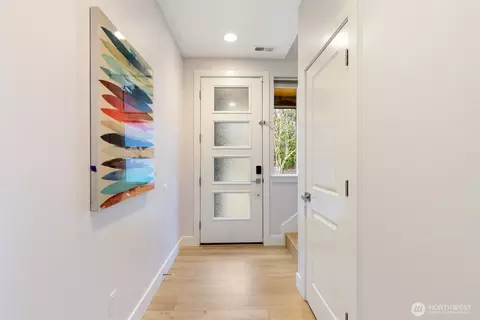 Entry Way - 20108 Jewell Rd, Bothell, WA 98012 photo 2 of 4