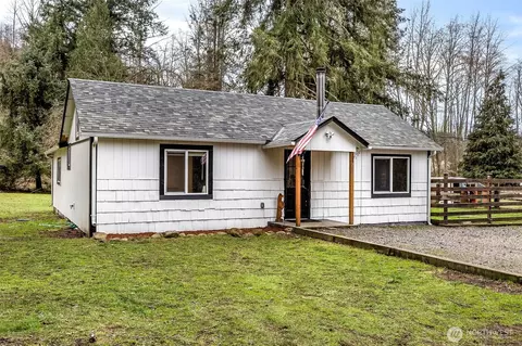 750 Wild Rose St W, Eatonville, WA 98328