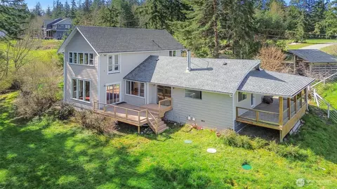 986 Terry Heights Ln, Camano Island, WA 98282