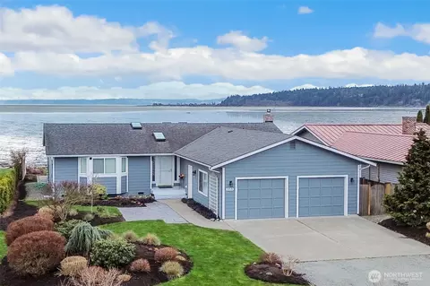 858 Livingston Bay Shore Dr, Camano Island, WA 98282