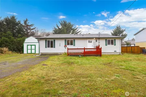 349 Ocean Shores Blvd NW, Ocean Shores, WA 98569