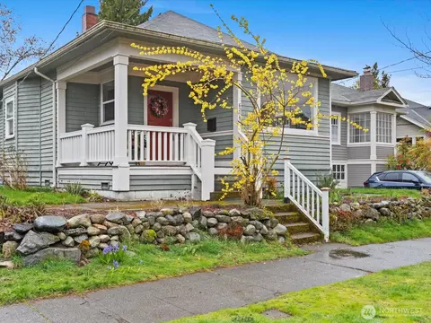 6215 Woodlawn Ave N, Seattle, WA 98103