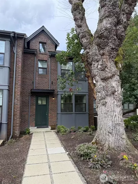 2143 9th Ave W #10, Seattle, WA 98119
