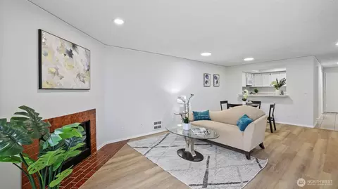 2611 NE 4th St #224, Renton, WA 98056