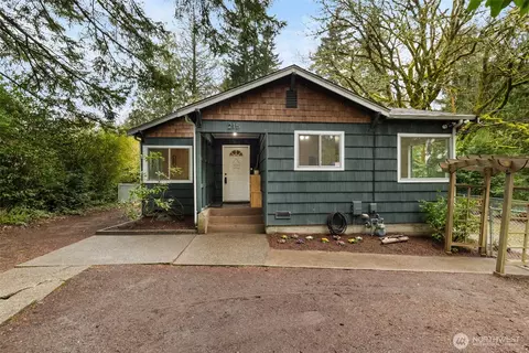 215 Sunnyhill Rd W, Bremerton, WA 98312