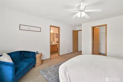 Bedroom - 1011 Riddell Ave NE, Orting, WA 98360 photo 2 of 4