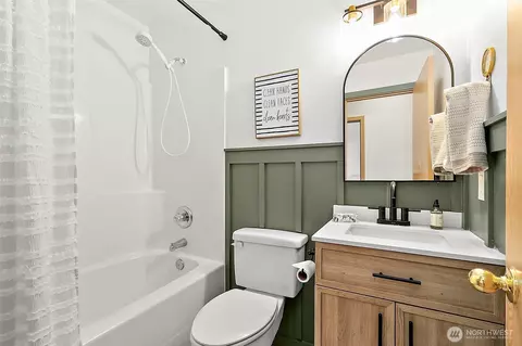 Bath - 1011 Riddell Ave NE, Orting, WA 98360 photo 1 of 3
