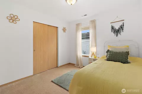 Bedroom - 1011 Riddell Ave NE, Orting, WA 98360 photo 1 of 4