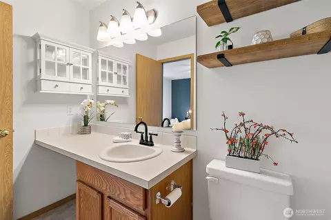 Bath - 1011 Riddell Ave NE, Orting, WA 98360 photo 3 of 3