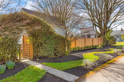 2301 Cedar St, Everett, WA 98201 photo 2
