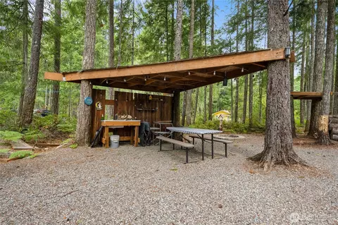 11 N Cutthroat Pl, Hoodsport, WA 98548
