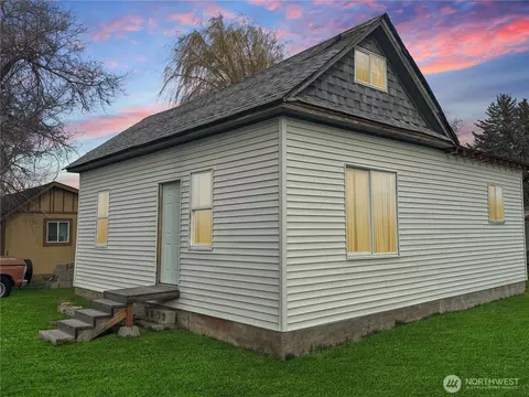 102 E Cherry Ave, Ritzville, WA 99169