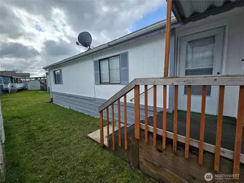 15220 49th Street Ct E #18, Sumner, WA 98390 photo 4