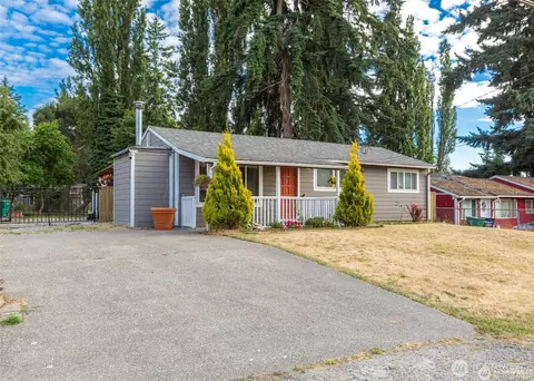 827 SW 306th St, Federal Way, WA 98023